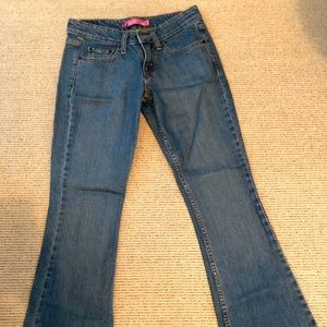 Jeans. Levi’s. Super low boot cut. 518. Size S.